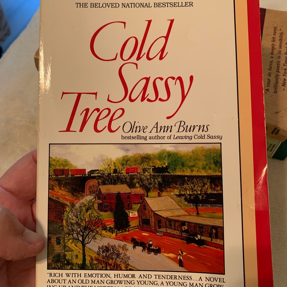 SOLD Six paperbacks - Picture 3 of 9